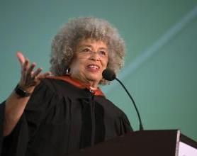 Author and Activist Angela Davis gives Class of 2018 Commencement address.